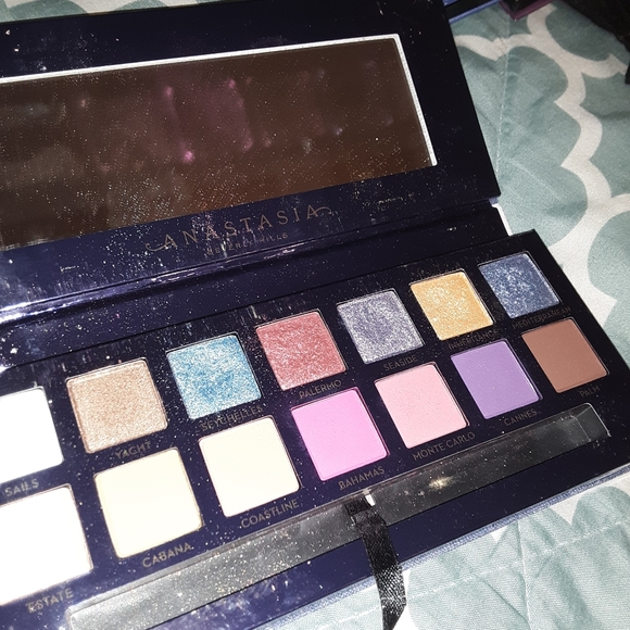 Rivera eyeshadow palette - Picture 3 of 4